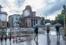 Meteo, caldo e temporali estremi: cosa fare (e cosa no) per evitare rischi