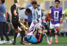 Mondiali, follia Paredes dopo finale: rissa ed espulsione. E Otamendi litiga con Rodri