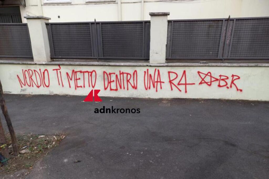 "Nordio ti metto dentro una R4", scritta choc firmata Br a Roma ...