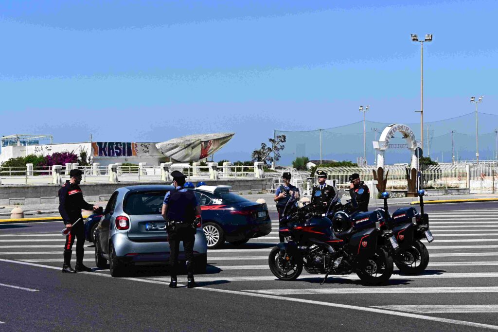 Blitz Ostia, piazze di spaccio al setaccio: 5 arresti e 8 denunce. Tutti i dati del maxi controllo 1