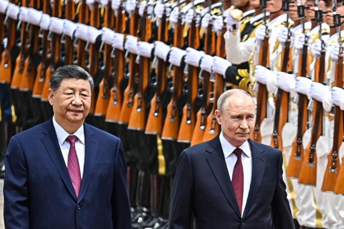 Russia-Cina, svelata cooperazione militare dal 2023: “Pechino ha insegnato a Mosca a silenziare Starlink”