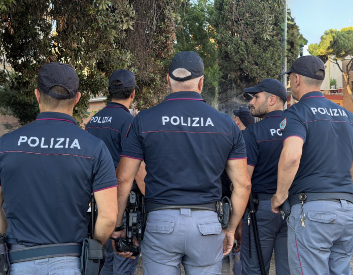 I controlli a Termini e piazza Vittorio portano a diversi arresti. Fermati ladri di bagagli, rapinatori e spacciatori all'Esquilino