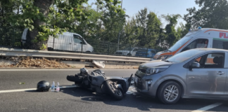 Un incidente su via Ostiense ha provocato disagi alla circolazione stradale questa mattina: un'utilitaria e un mezzo a due ruote si sono scontrati all'altezza dell'incrocio con via Fiumalbo, richiedendo l'intervento dei soccorritori