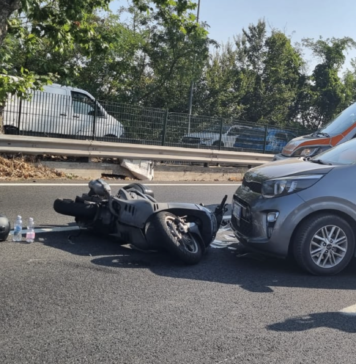 Un incidente su via Ostiense ha provocato disagi alla circolazione stradale questa mattina: un'utilitaria e un mezzo a due ruote si sono scontrati all'altezza dell'incrocio con via Fiumalbo, richiedendo l'intervento dei soccorritori