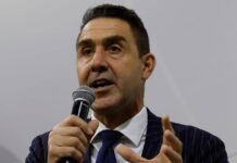 Sondaggio politico, campo largo avanti e Vannacci cala
