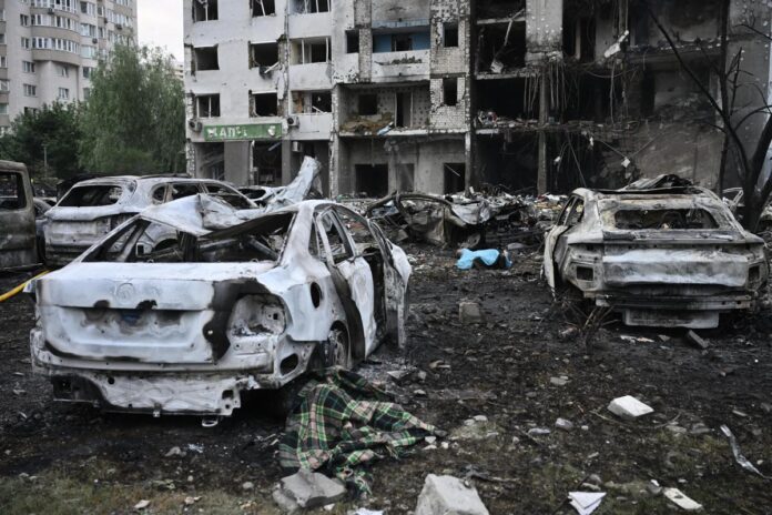 Ucraina, missili russi colpiscono Kiev: 2 morti e una ventina di feriti