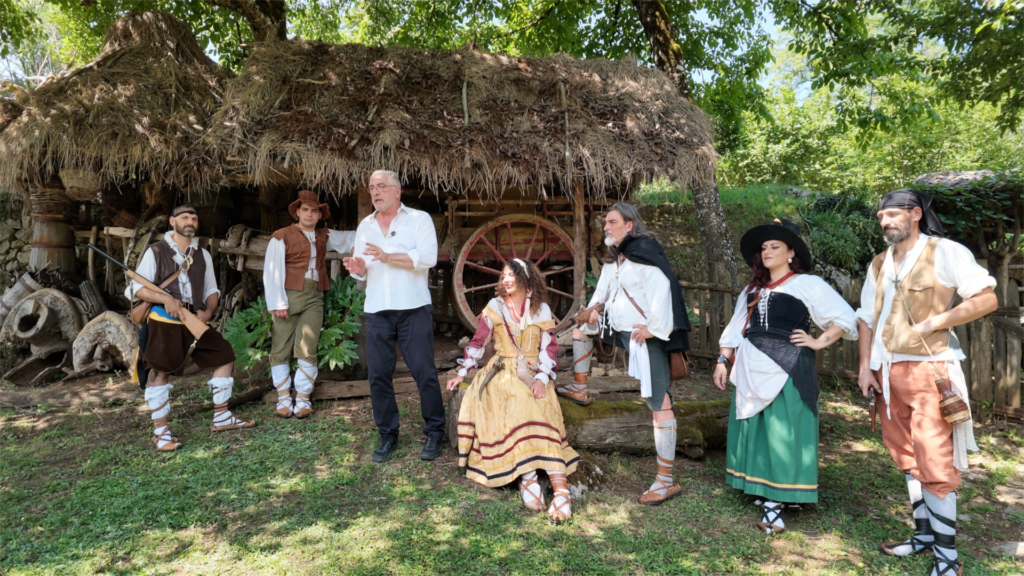"Viandando" arriva a Carpineto romano per esplorare la storia del borgo di Leone XIII, tra briganti, leggende e la rievocazione del Pallio della Carriera. Un viaggio in cinque puntate a partire da venerdì 17 luglio