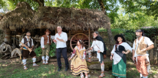 "Viandando" arriva a Carpineto romano per esplorare la storia del borgo di Leone XIII, tra briganti, leggende e la rievocazione del Pallio della Carriera. Un viaggio in cinque puntate a partire da venerdì 17 luglio