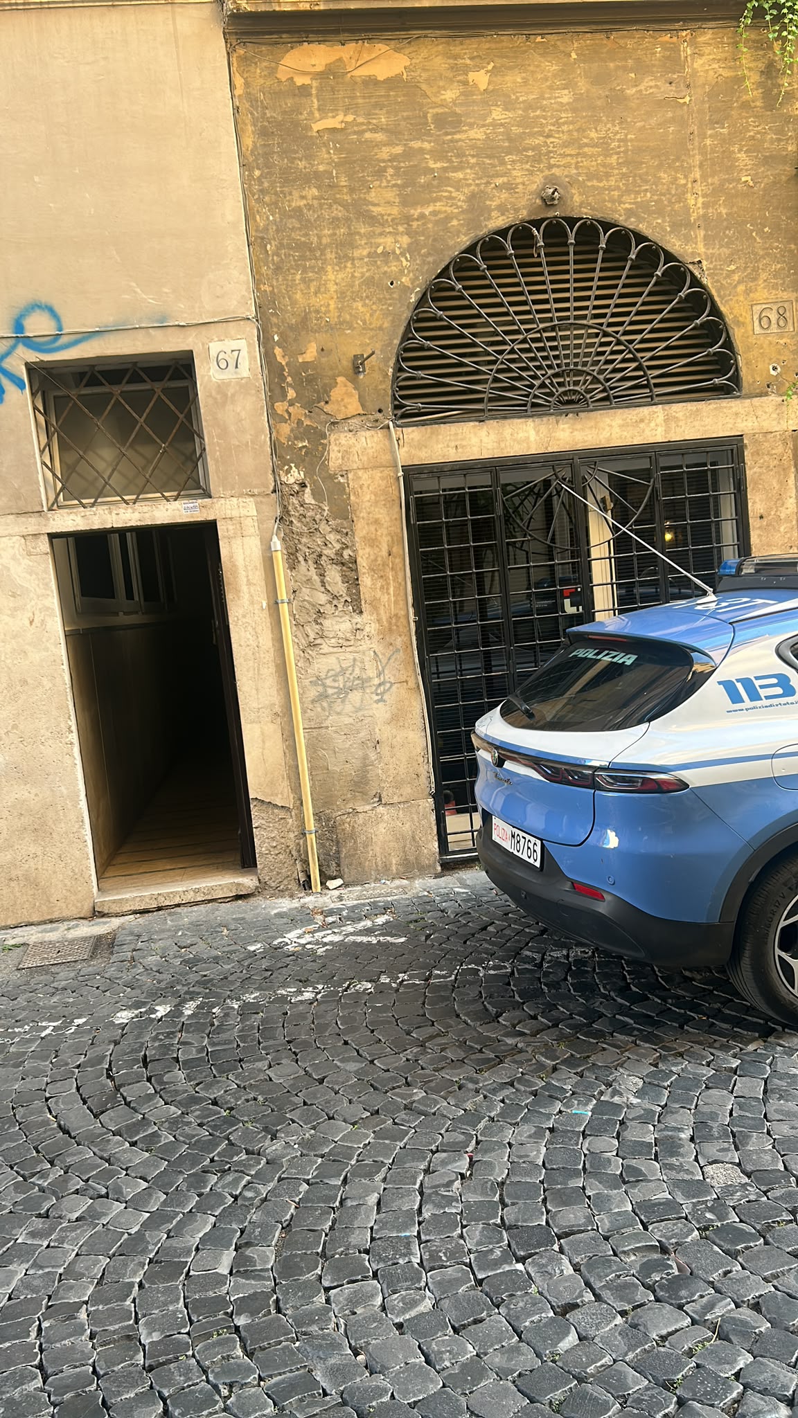 Occupazione a Campo de’ Fiori: si prende un appartamento da 120 metri e ruba pure la corrente 2