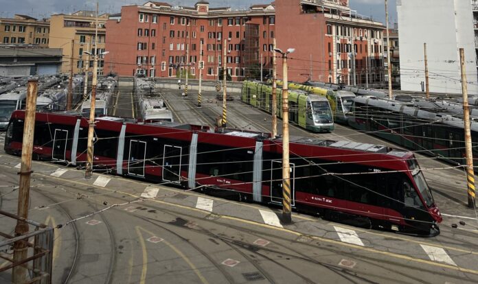 WhatsApp Image 2026-07-31 at 12.46.51 Tram Urbos ATAC Roma, cantieri tram Roma agosto, bus sostitutivi tram ATAC, PNRR trasporti Roma, interruzione linee tranviarie