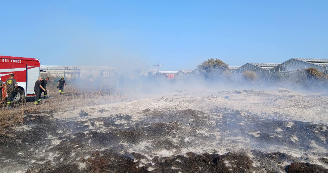 a civitavecchia incendio copertina