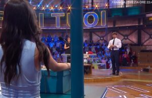 Affari Tuoi 30 giugno, vincita clamorosa: Federica sfiora il massimo e firma un colpo da sogno 1 Affari Tuoi 30 giugno, vincita clamorosa: Federica sfiora il massimo e firma un colpo da sogno 1