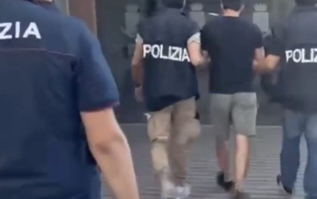 Pestaggio a Fiumicino, 19enne vivo per miracolo: due fratelli pugili arrestati per tentato omicidio 1 Pestaggio a Fiumicino, 19enne vivo per miracolo: due fratelli pugili arrestati per tentato omicidio 1