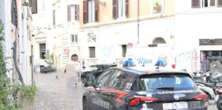 Ragazzo sequestrato, torturato e rapinato in un B&B di Roma: misure cautelari per tre giovani