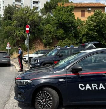 Blitz dei Carabinieri al Laurentino: un arresto per spaccio di droga e sei persone denunciate per furti