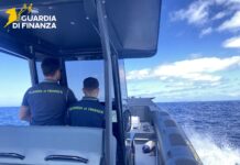 Un'operazione della Guardia di Finanza ha evitato il peggio durante il salvataggio in mare ad Anzio. L'intervento nel quadro dei controlli che hanno portato a sanzioni e verifiche nell'area delle isole Pontine
