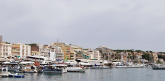 Il filmato mostra immagini riprese prima delle tre del mattino con un gruppo di giovani in azione a porto di Anzio. Indignazione e preoccupazione tra i residenti