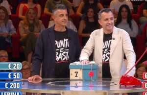 Affari Tuoi 7 luglio 2026, Roberto dice punto e basta ma sfiora il premio massimo: quanto ha vinto ai pacchi 1