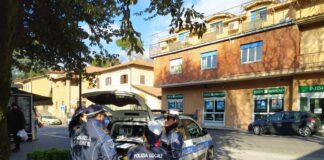 Operazione di sicurezza urbana con denunce per un'attività di ristorazione abusiva e per l'occupazione di alloggi popolari Ater. Nel mirino anche i trasgressori al volante con multe per oltre 10mila euro. Il bilancio dei controlli a Grottaferrata