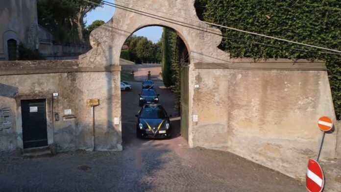 Controlli della Guardia di Finanza ai Castelli Romani: oltre 10mila euro di sanzioni, scoperti anche lavoratori irregolari