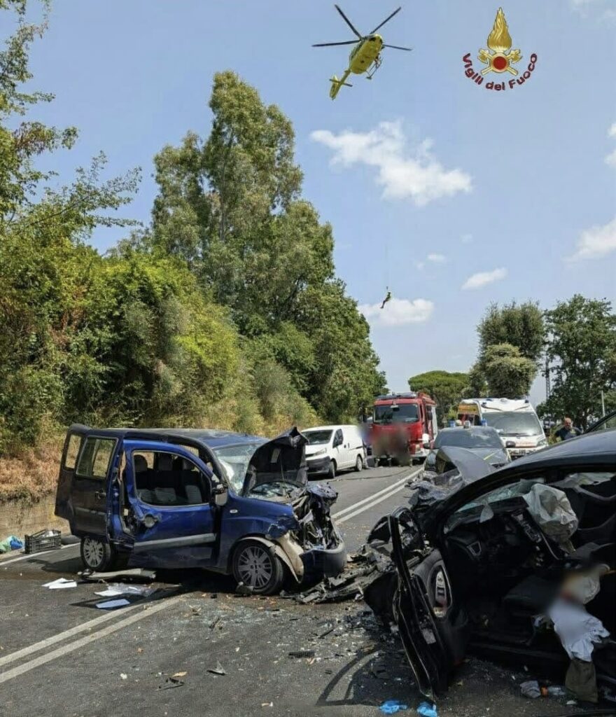 Incidente frontale sull'Appia: un morto e due feriti gravi 1 Incidente frontale sull'Appia: un morto e due feriti gravi 1