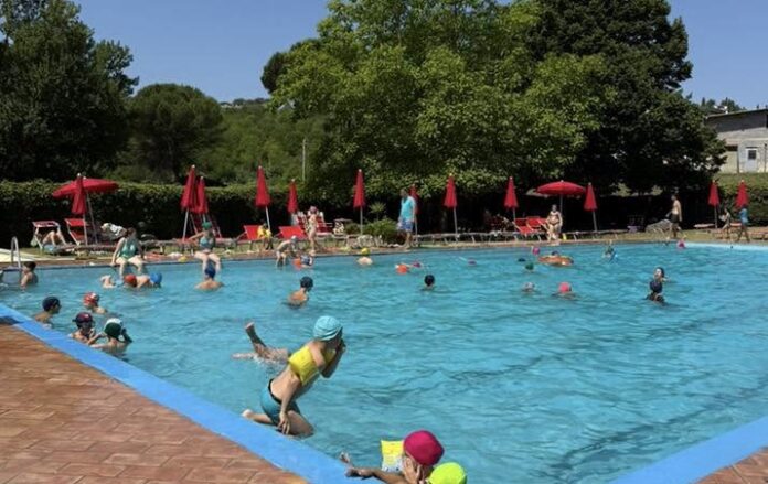 piscina-mentana-mezzaluna