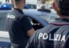 Operazione contro lo spaccio a Civitavecchia: la Polizia scopre un laboratorio in casa con oltre 70 dosi, bilancini e i registri dei clienti