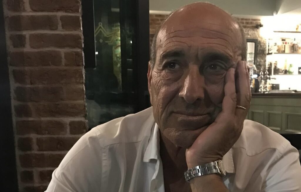 Addio a Salvo Buzzanca: scompare il giornalista dal cuore siciliano che rifiutò le raccomandazioni del fratello Lando 1 Addio a Salvo Buzzanca: scompare il giornalista dal cuore siciliano che rifiutò le raccomandazioni del fratello Lando 1