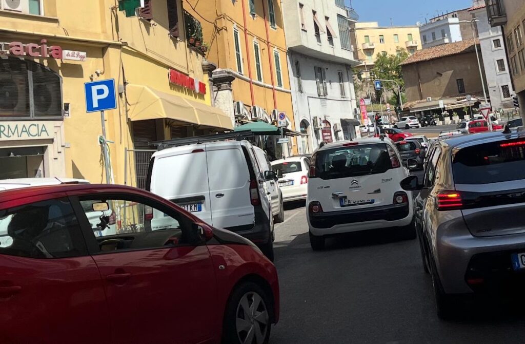 Caos semafori intelligenti a Tivoli, la difesa del sindaco: “Chiedo scusa per le code, ma l'IA sta imparando” 1 Caos semafori intelligenti a Tivoli, la difesa del sindaco: “Chiedo scusa per le code, ma l'IA sta imparando” 1