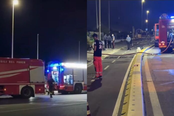 Fiamme e fumo denso nella tarda serata di ieri nella struttura balneare chiusa dal 2024 e tra quelle destinate alle demolizioni del Comune