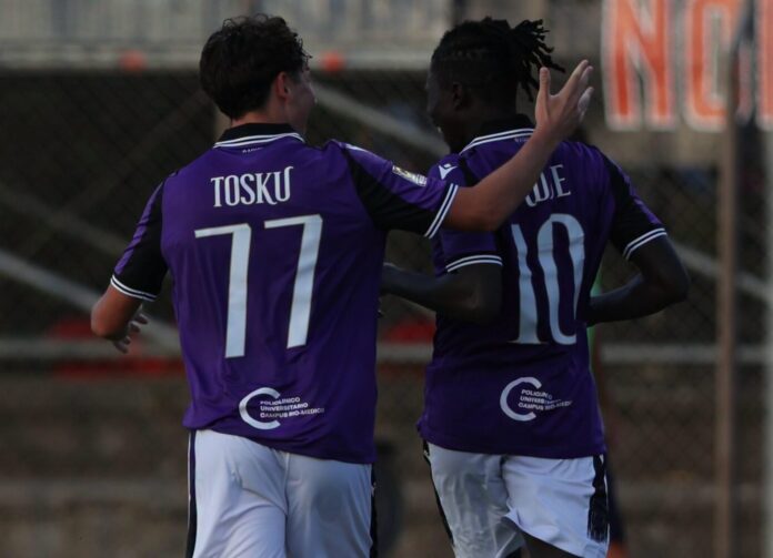 L'Ostiamare cade 1-2 in casa contro il Grosseto: Gori sblocca al 28', Badjé pareggia nella ripresa, ma la punizione di Sabattini al 66' decide la sfida