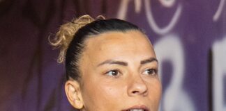 La calciatrice Arianna Caruso, che ha da bambina ha vestito la maglia dell'Ostimare, si trasferisce in Spagna: dopo i successi con Juventus e Bayern Monaco, inizia l'avventura nella Liga