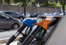 Carburanti, (lievissimo) calo dei prezzi per benzina e diesel