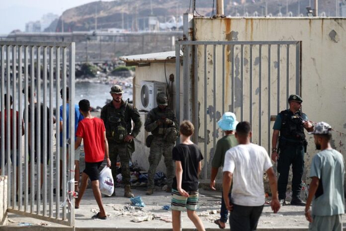 Ceuta, ancora 5mila migranti in città: “Emergenza non è finita”