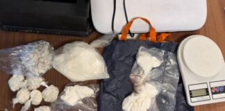 Appartamento trasformato in base di stoccaggio per la droga: a Ostia Polizia sequestra cocaina e crack