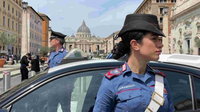 Furto San Pietro carabinieri Furto con destrezza a Roma: sfilano 700 euro a una turista