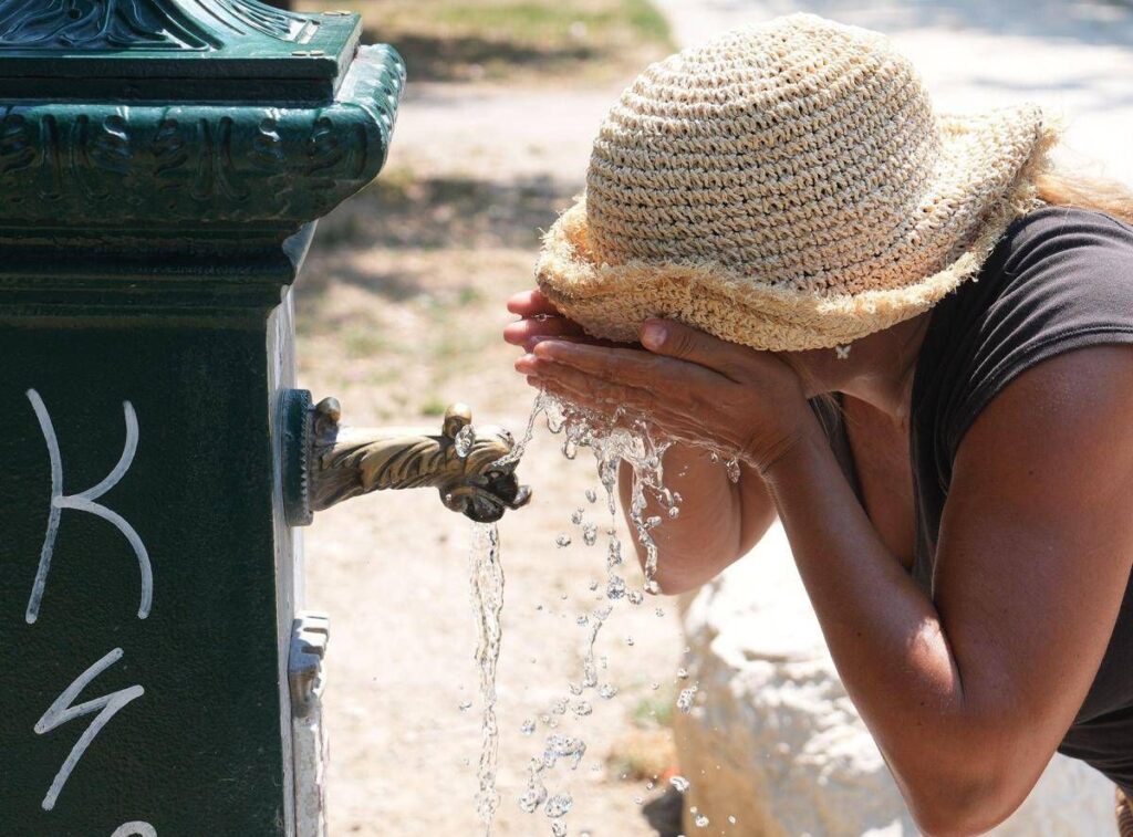 Meteo Roma, scatta il bollino rosso: la Capitale nella morsa della sesta ondata di caldo africano 1 Meteo Roma, scatta il bollino rosso: la Capitale nella morsa della sesta ondata di caldo africano 1