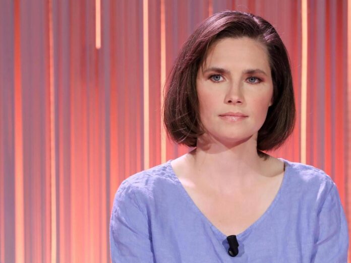Omcidio Meredith, Amanda Knox presenta ‘Cartwheel’: “Uso la comicità per raccontare il trauma”