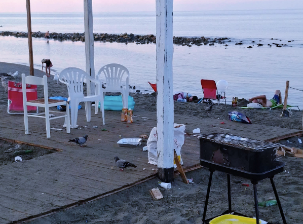Notte di Ferragosto tra falò e accampamenti sulle spiagge libere di Ostia (FOTO) 3