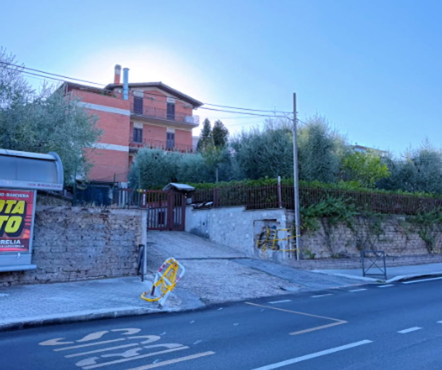 Tragedia a Morena: Alessandro Speranzini muore dopo lo schianto in auto, la famiglia cerca testimoni (FOTO) 1