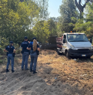 Intervento della polizia e bonifica della Pineta delle Acque Rosse dopo le segnalazioni dei residenti, con controlli estesi anche al centro e sul lungomare