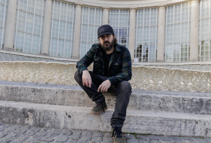 Il concerto gratuito del cantautore romano, in arte Piotta, apre la strada all'Etruria Eco Festival, giunto alla ventesima edizione