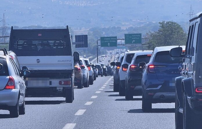 Code e disagi tra il casello di Roma est e lo svincolo per Tivoli per chi viaggia sulla A24 Roma-L'Aquila nella giornata da bollino nero
