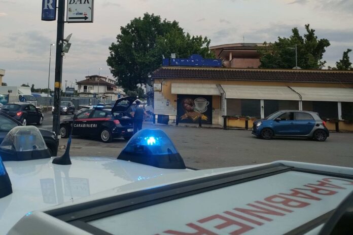 Imponente operazione dei Carabinieri sul territorio: sanzioni, monopattini rubati recuperati e sequestro di coltelli e machete durante i controlli ad Ardea
