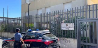 Imponente operazione dei Carabinieri sul territorio: sanzioni, monopattini rubati recuperati e sequestro di coltelli e machete durante i controlli ad Ardea