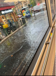 Roma travolta da incendi, bombe d’acqua e crolli di alberi: diversi quartieri nel caos (VIDEO E FOTO) 5 Roma travolta da incendi, bombe d’acqua e crolli di alberi: diversi quartieri nel caos (VIDEO E FOTO) 5