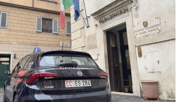 aggressione carabinieri Doppia aggressione a turista ebreo a Roma, spray urticante e calci: denunciato un 31enne