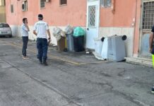Videosorveglianza ambientale ad Anzio: stangata contro i furbetti della spazzatura con multe salate e sequestri di mezzi I controlli della Polizia Locale non si fermano. Tra sanzioni e nuovi impianti di videosorveglianza ambientale, l'amministrazione punta a stanare chi abbandona i sacchi per strada