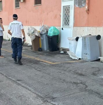 I controlli della Polizia Locale non si fermano. Tra sanzioni e nuovi impianti di videosorveglianza ambientale, l'amministrazione punta a stanare chi abbandona i sacchi per strada