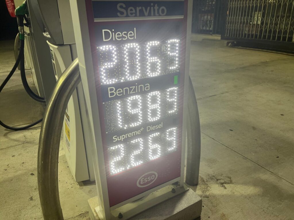 La benzina del sindaco: dove il pieno costa meno 1
